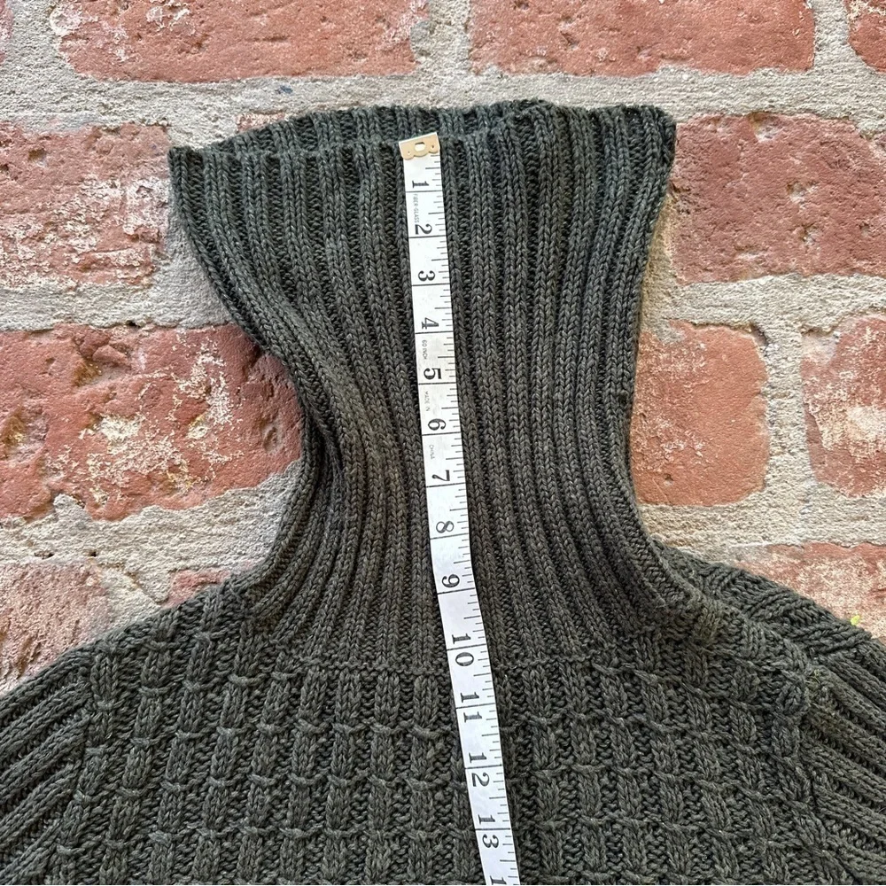 Free People Twisted Cable crop turtleneck sweater dark green gold metallic Small - Picture 9 of 16